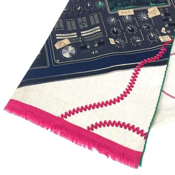 HERMES Authentic Cream Silk Scarf - Picture 3 of 15